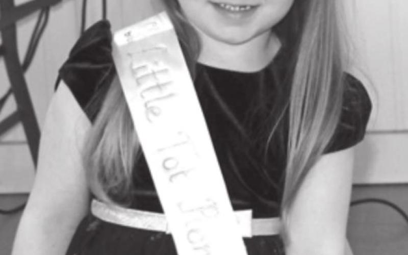 Kodi Bakeberg, Pioneer Days Little Tot, is the daughter of Mandi Grewe and Leo Bakeberg III.