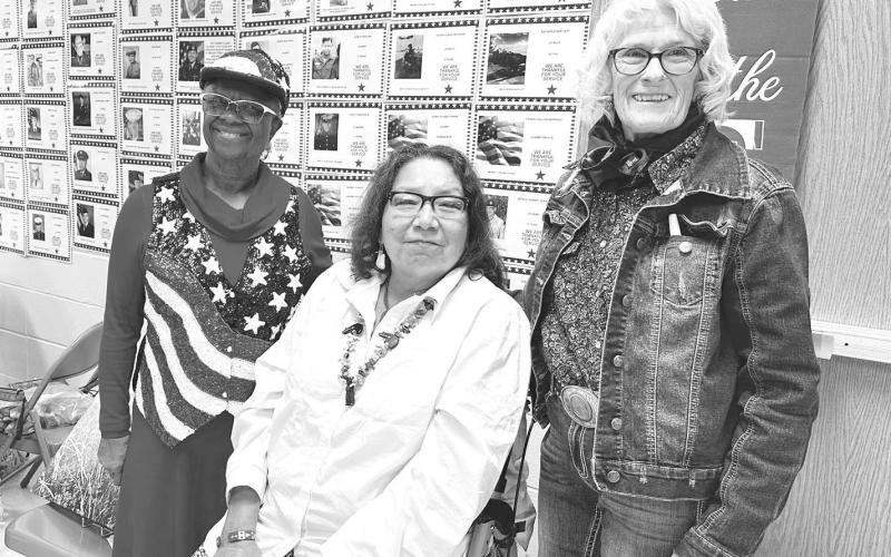 “Daddies Dreams” performers (l-r) Joyce Jefferson, Geraldine Goes In Center, and Lillian Witt