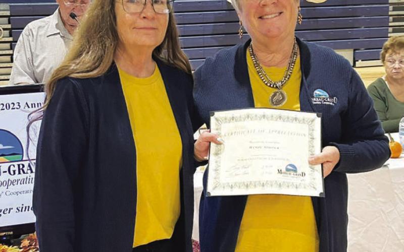 Wendy Shupick (LEFT) was recognized for her 30 years of employment with Moreau-Grand Electric. She works in the Eagle Butte office. Moreau-Grand Manager Melissa Maher presented her with a certificate.