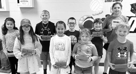 Prize drawing winners who met their Accelerated Reader goal: Front (L-R): Azalea Grage, Blakely Brown Otter, Autumn Jones, Reed Winterberg; Back: Fernanda Loaiza, Isaac Schweitzer, Lincoln Aberle, Clara Nilson, Finley Boldt. Not pictured: Haylee Thompson.