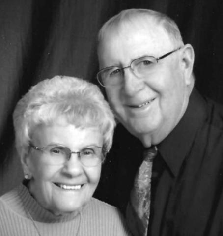  Melvin “Mel” Maxon October 19, 1934 – December 11, 2020 Delaine “Dee” Maxon Nov. 17, 1935 – Dec. 13, 2020