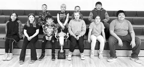 Mrs. Gill’s fourth grade class with 93.85% attendance. FRONT (L-R): Lenaya Tiger, Piper Hansen, Colton Ridl, Elyse Parker, Baicyn Lei, DeVante Veo; BACK (L-R): Ike Bierman, Shayde Curley, Ben Mareska, and Ridge Means Takes The Knife.