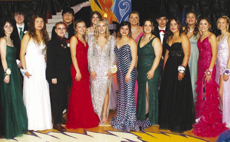 Photos by Patty Peacock Members of Dupree’s Senior Class who attended the 2023 Prom on April 29. FRONT(L-R): Desirae Coates, Mariah Jensen, Tiana Iron Hawk, Em Kimball, Kennedy McLellan, Kaya Cuny, Daci Lends His Horse, Emily Olsen, Shayna Farlee, Kinzee Petersen, Rae Lynn Vines, and Lany LaPlante. Back (L-R): Riley Tibbs, Bubba Marshall, Dustilyn Lemke, Rylin Rousseau, Haydon Starr, and Chloe Dupree.