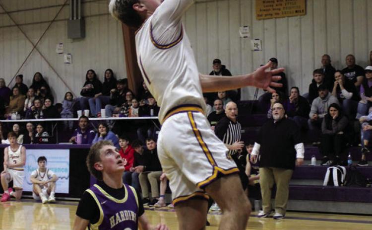 Dupree’s Spencer Olsen scored on a steal and layup during the Tigers’ 7253 win over the Ranchers last week in the Region 8B semifinals. Dupree’s win moved them into the SoDak 16, where the No. 9 seeded Tigers faced No. 8 Sully Buttes on Tuesday, March 10, as this issue of the Topic wa going to press. Topic Photo/Patty Peacock